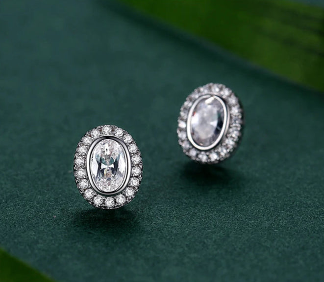 Queen Earring