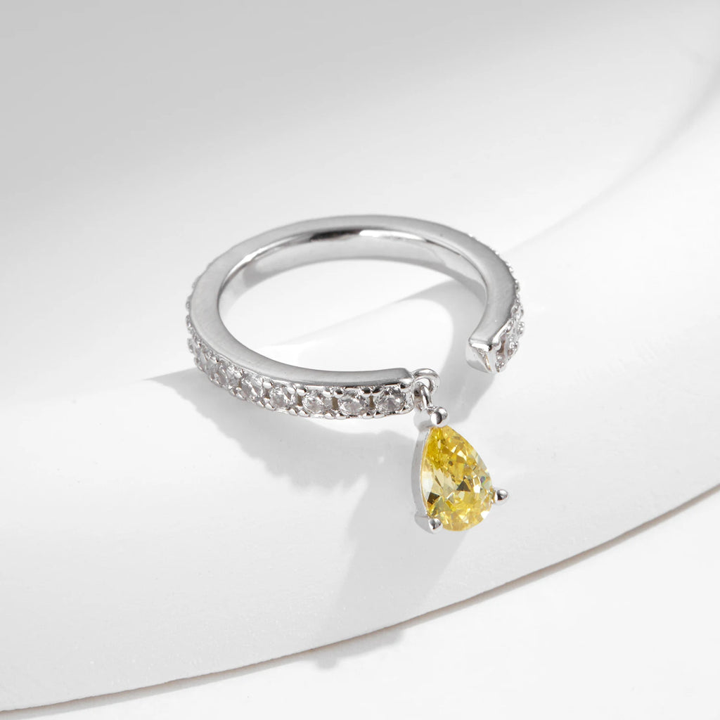 Bague exquise en forme de goutte d'eau 