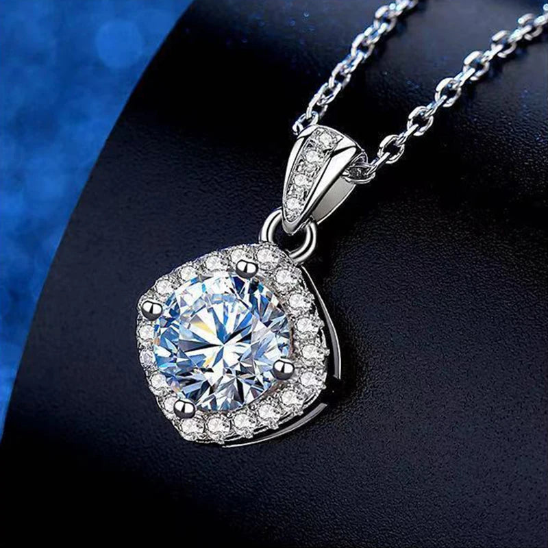 Pendentif GRA en moissanite