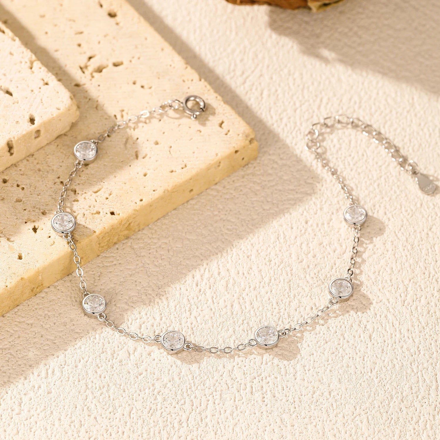 Round Sparkling Bracelet