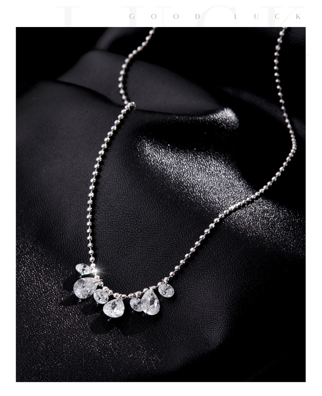 Collier en zircone poire scintillante 