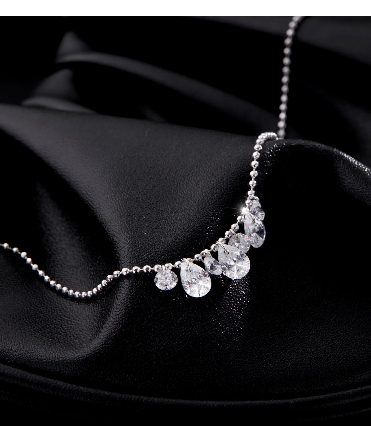 Collier en zircone poire scintillante 