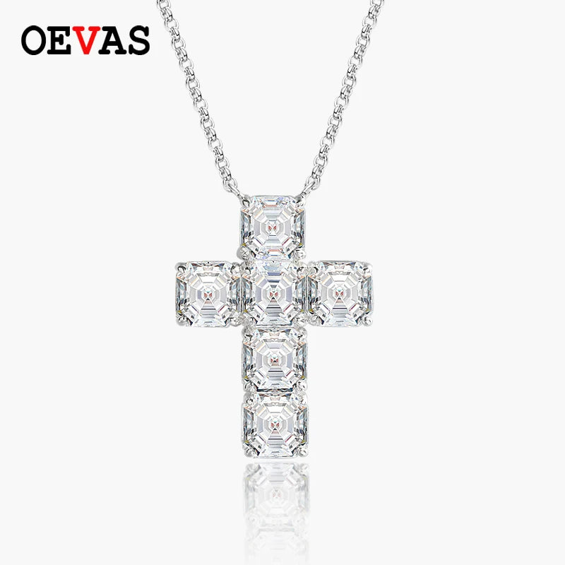 Collier croix en moissanite 