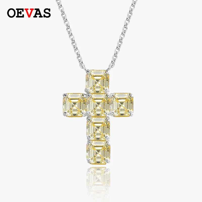 Collier croix en moissanite 