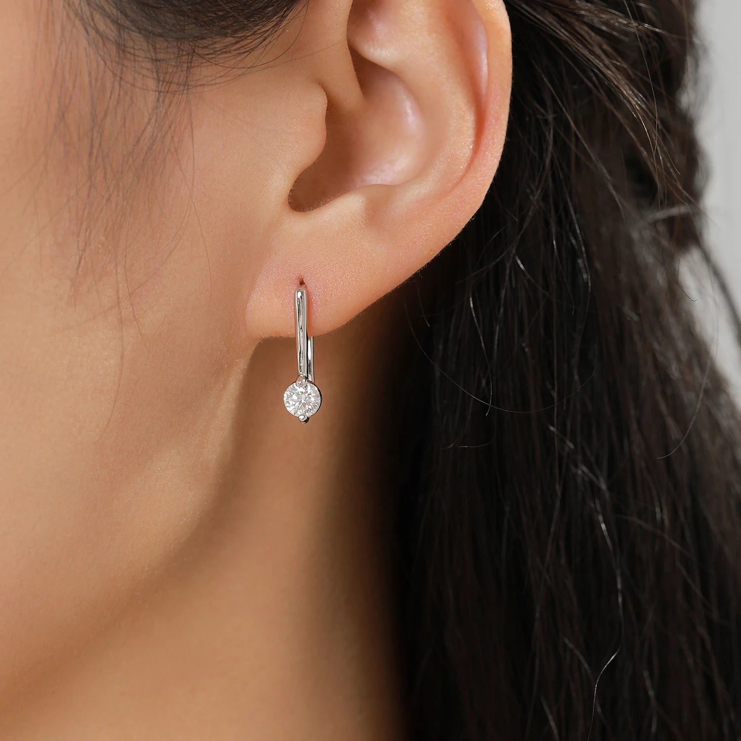 Boucles d'oreilles pendantes scintillantes en moissanite couleur D
