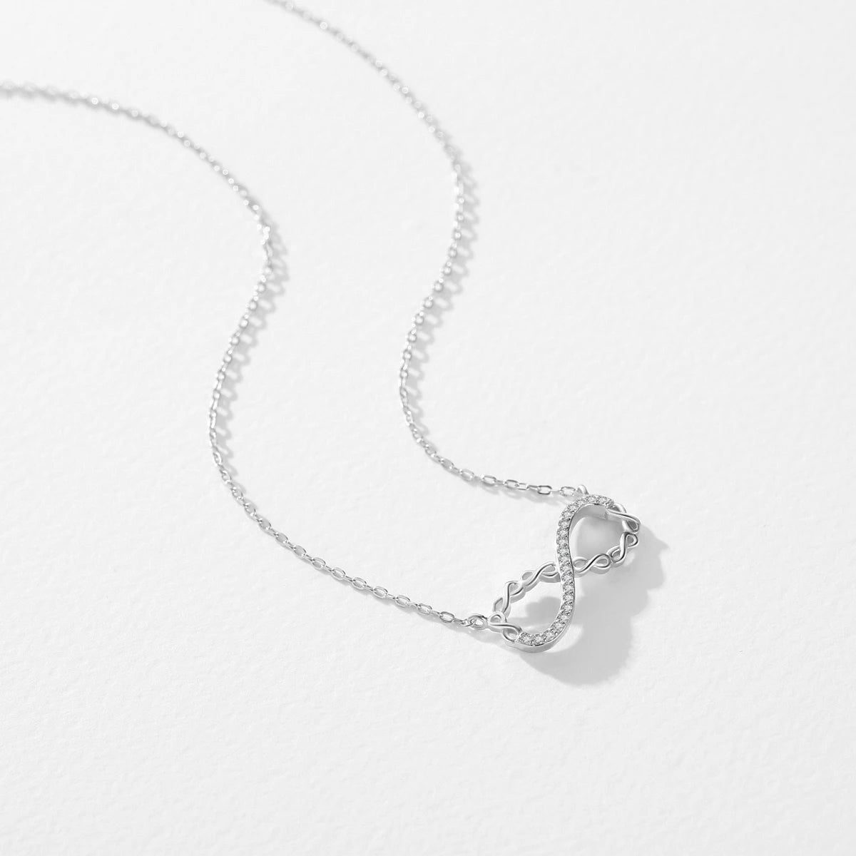 Pendentif romantique d'amour infini 