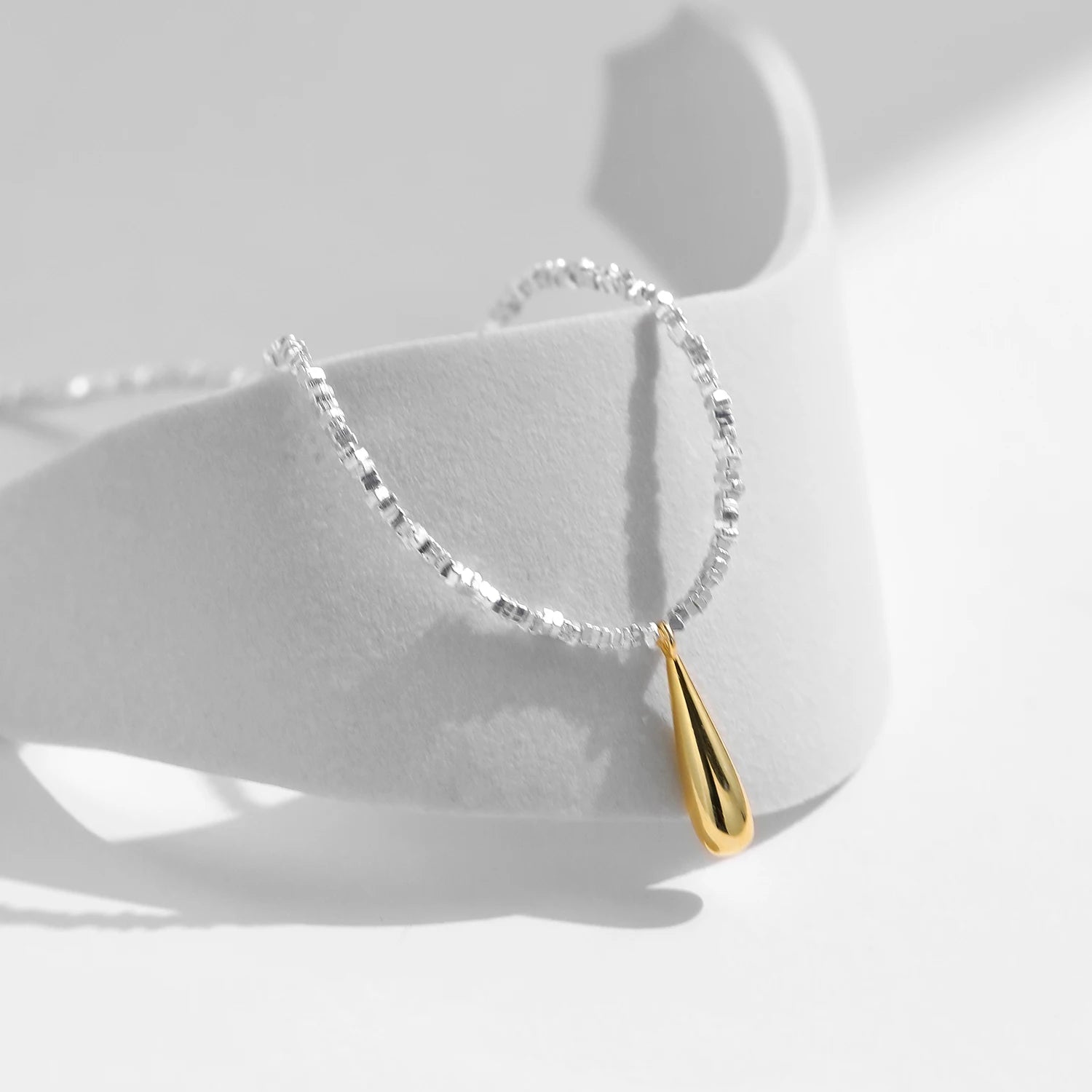 Pendentif goutte d'eau en or 