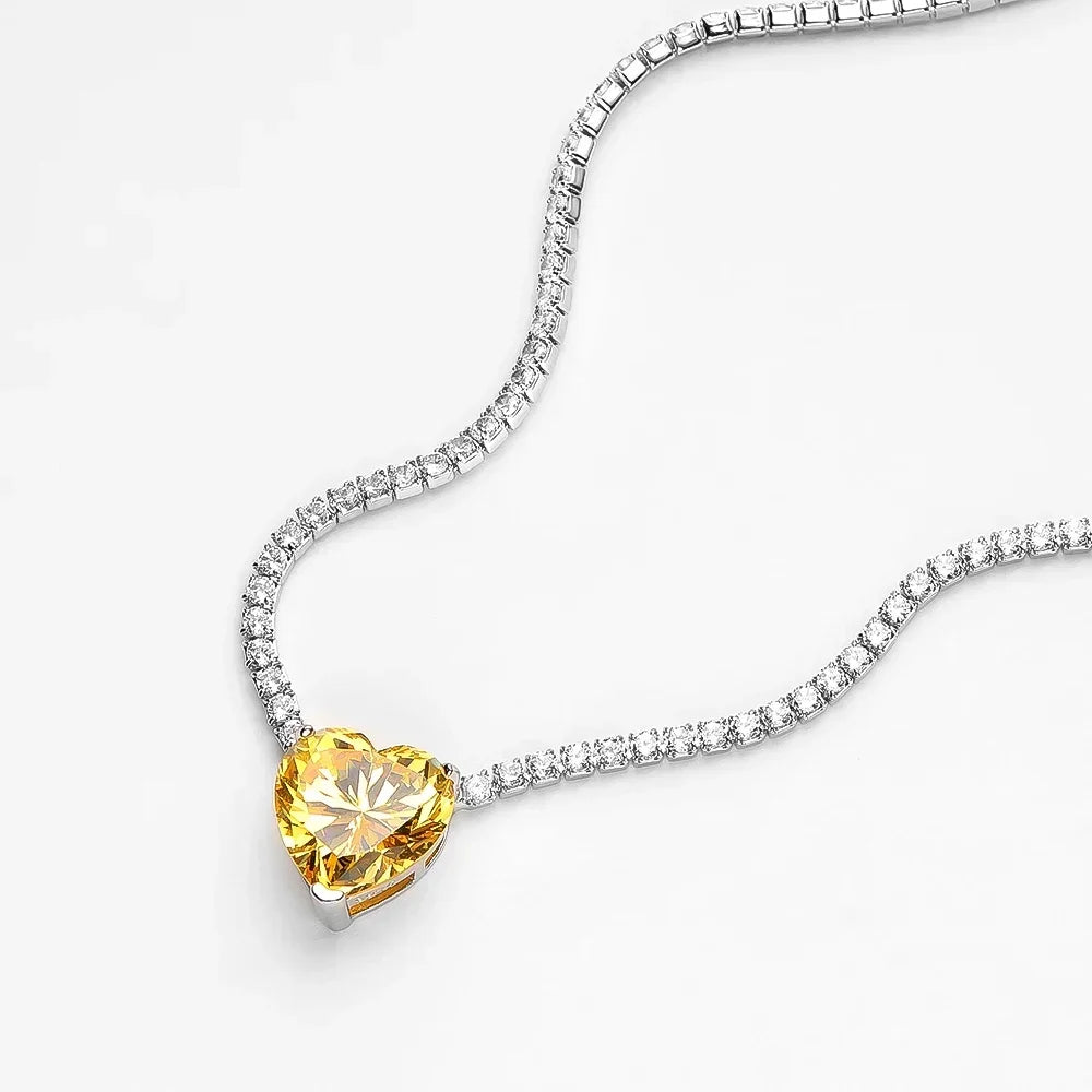 Pendentif en argent avec diamant en forme de cœur 
