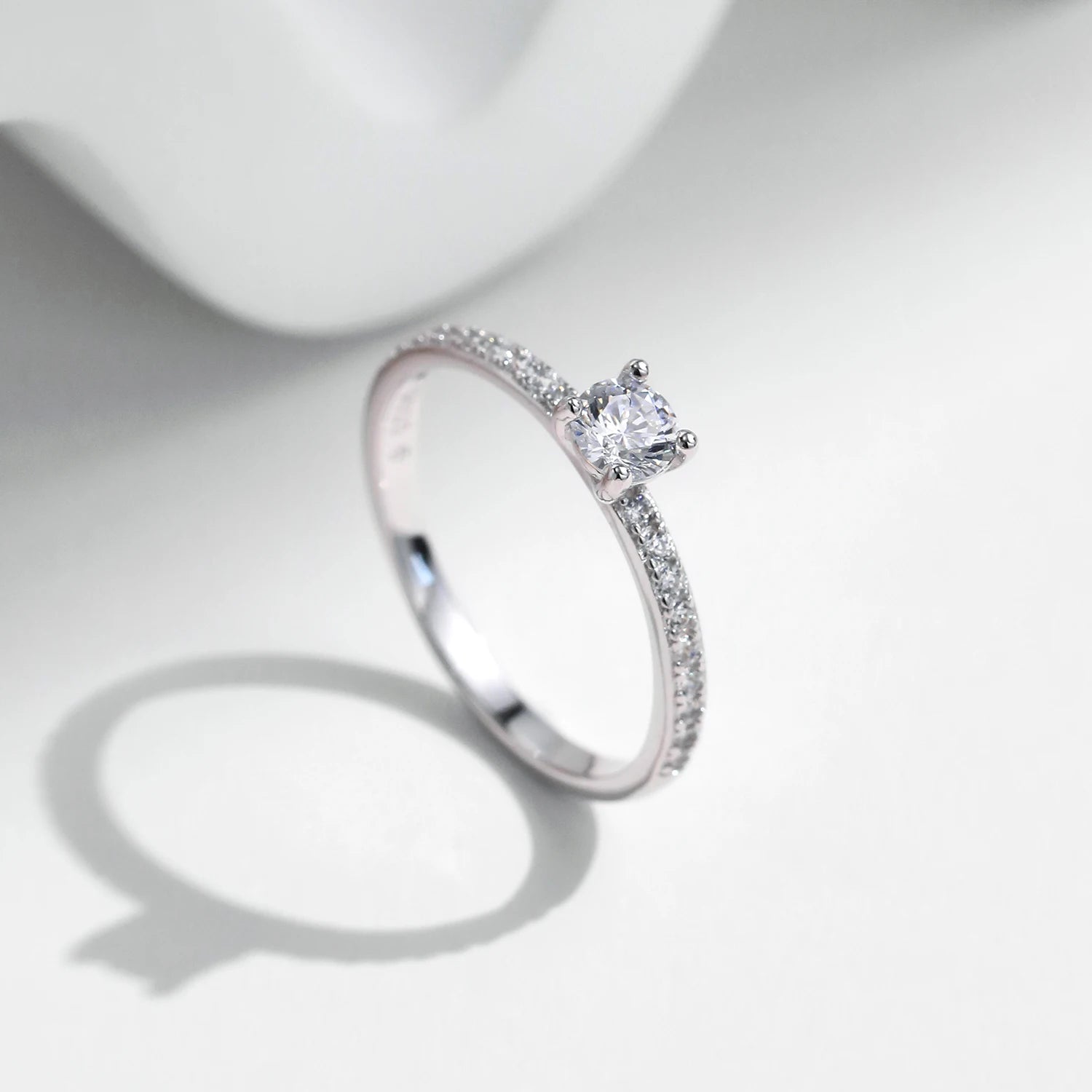 Bury Ring - Moissanite