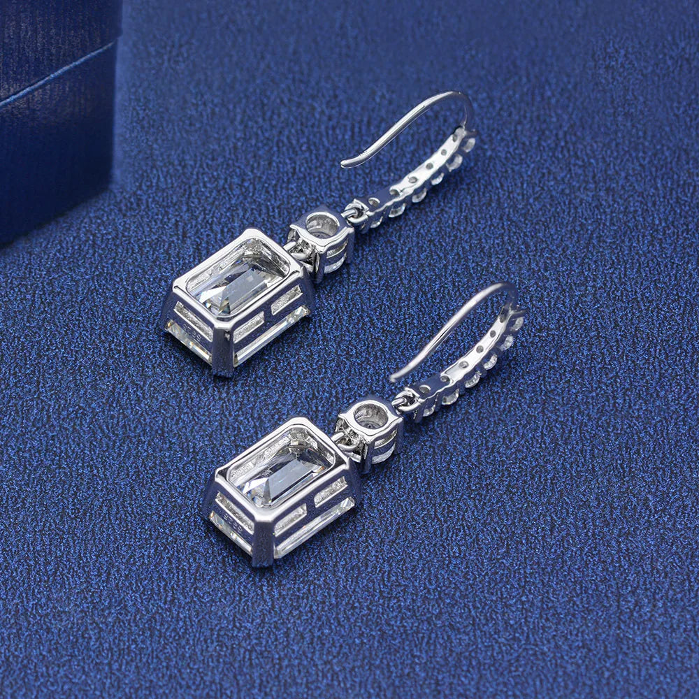 Boucles d'oreilles pendantes en or blanc