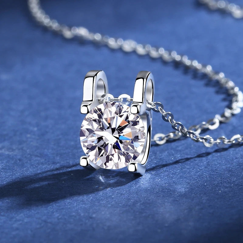 Pendentif GRA en moissanite
