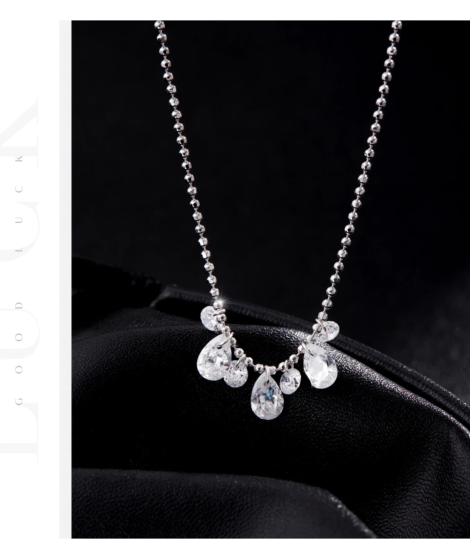Collier en zircone poire scintillante 