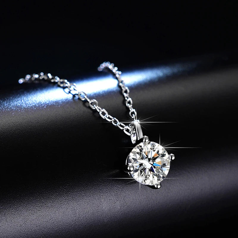 Pendentif GRA en moissanite