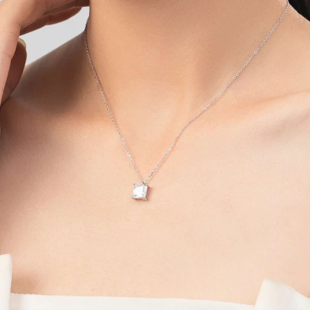 Collier carré 