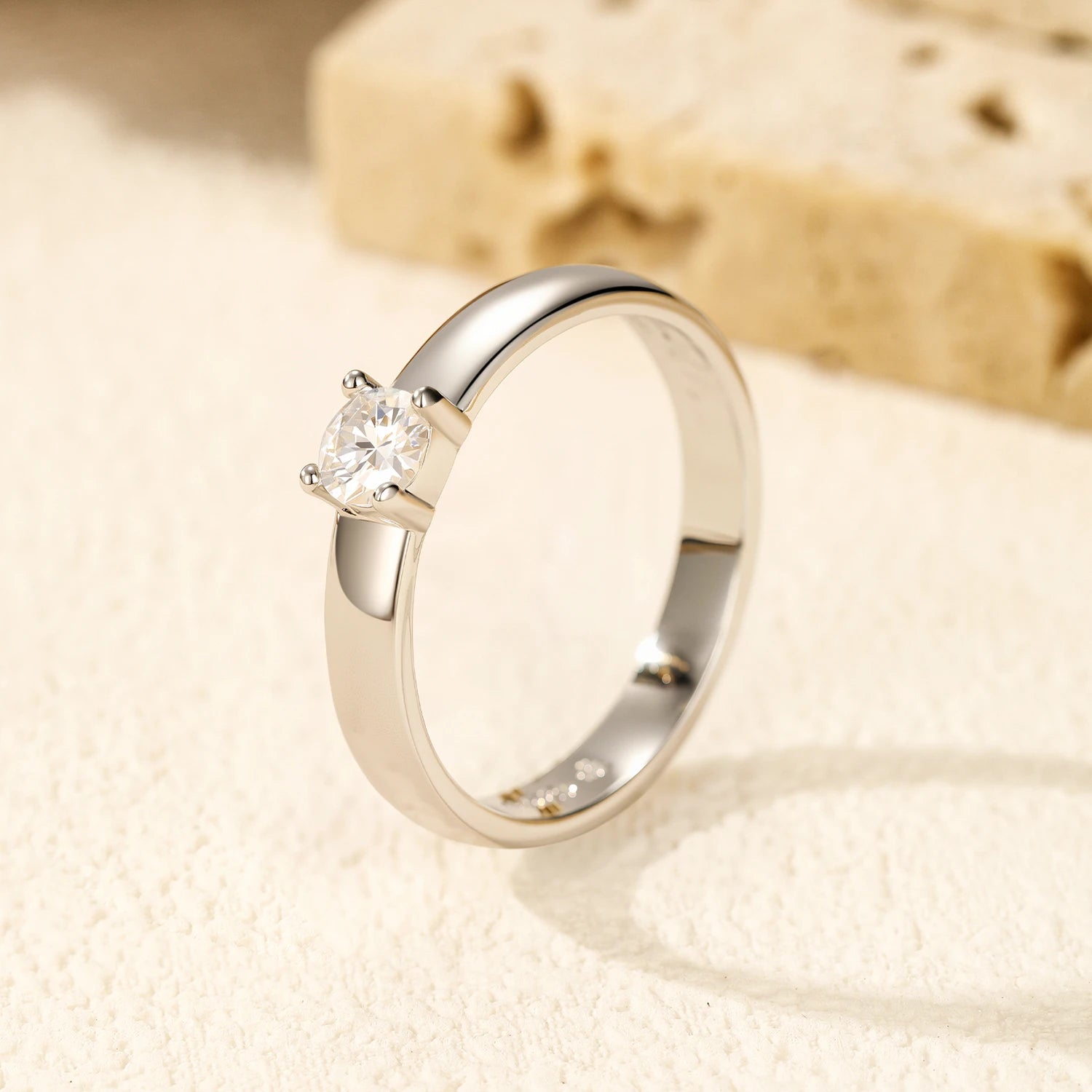 Round Moissanite Rings