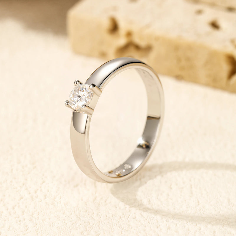 Round Moissanite Rings