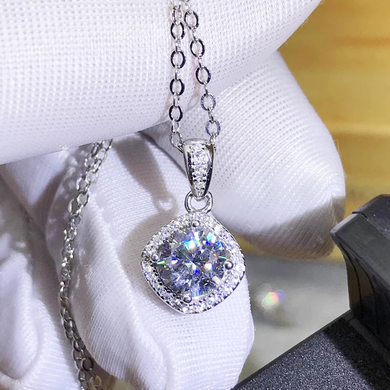 GRA Moissanite Pendant