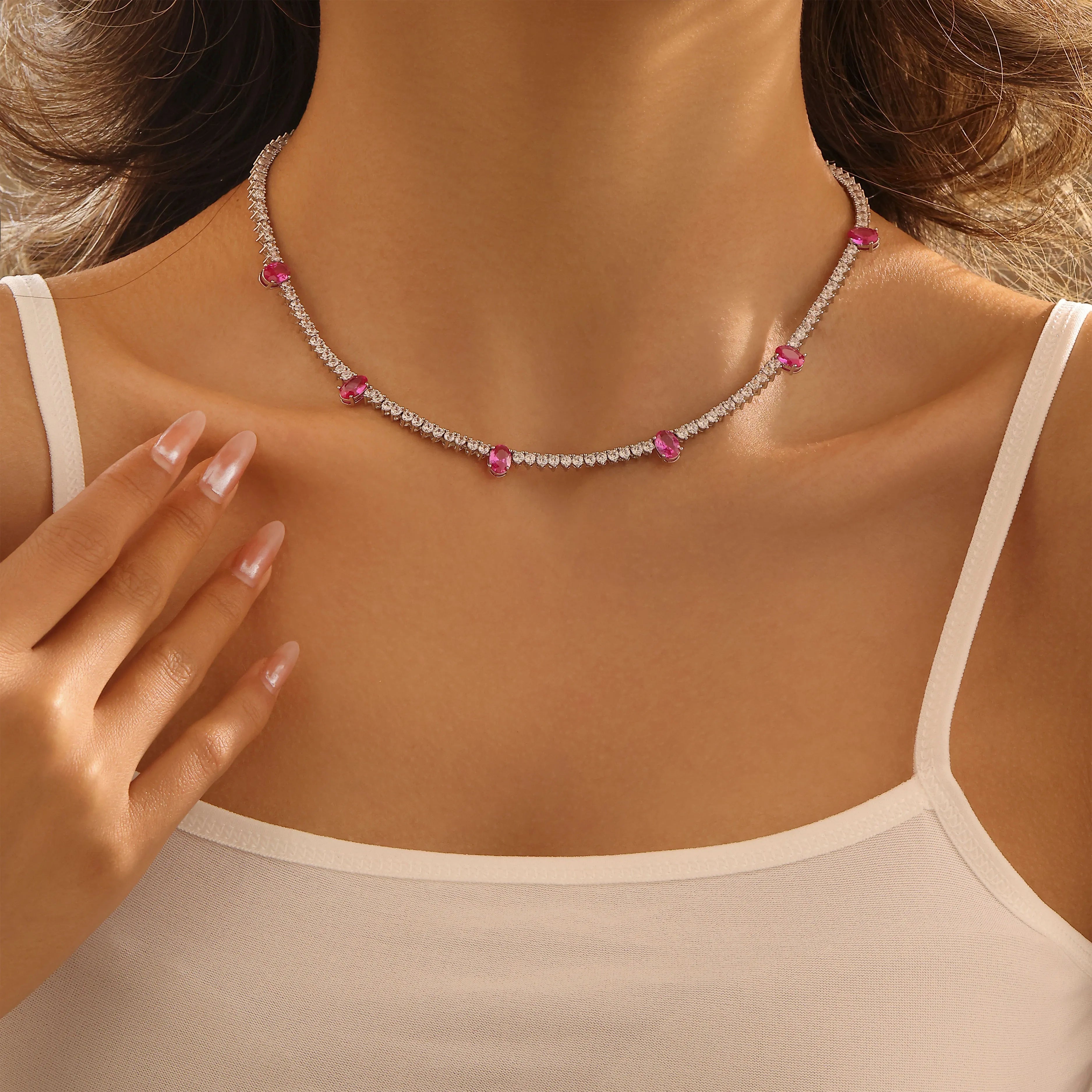 Collier Lucy 