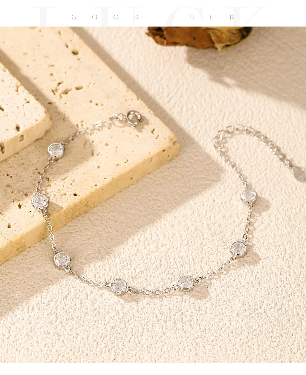 Round Sparkling Bracelet