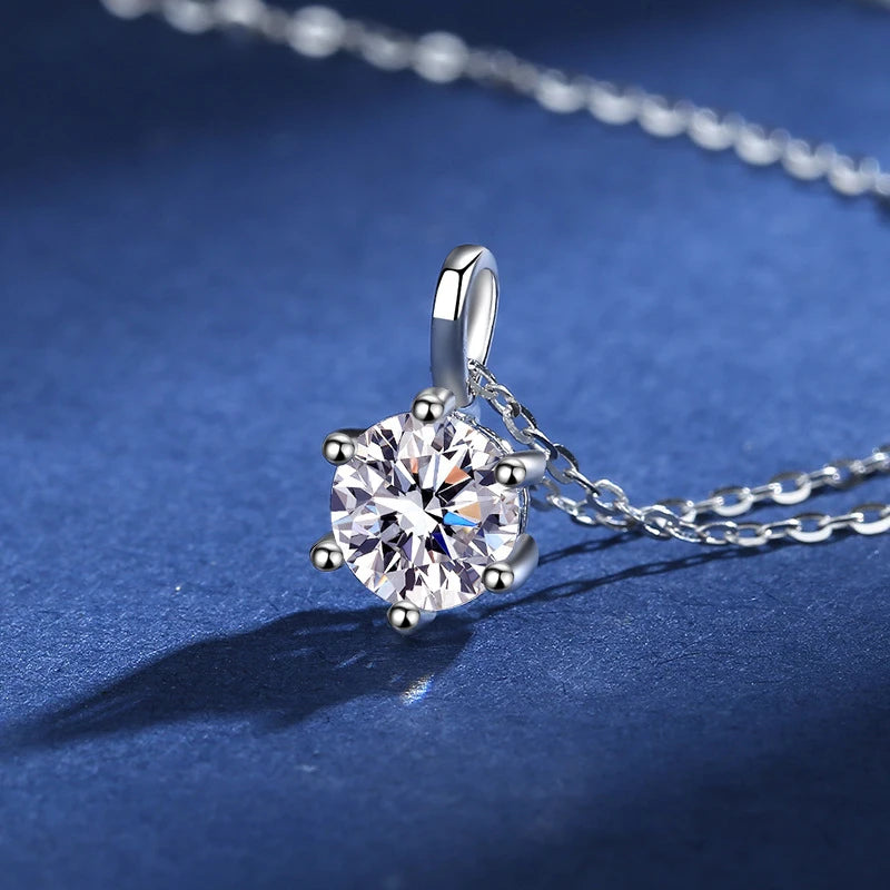Pendentif GRA en moissanite