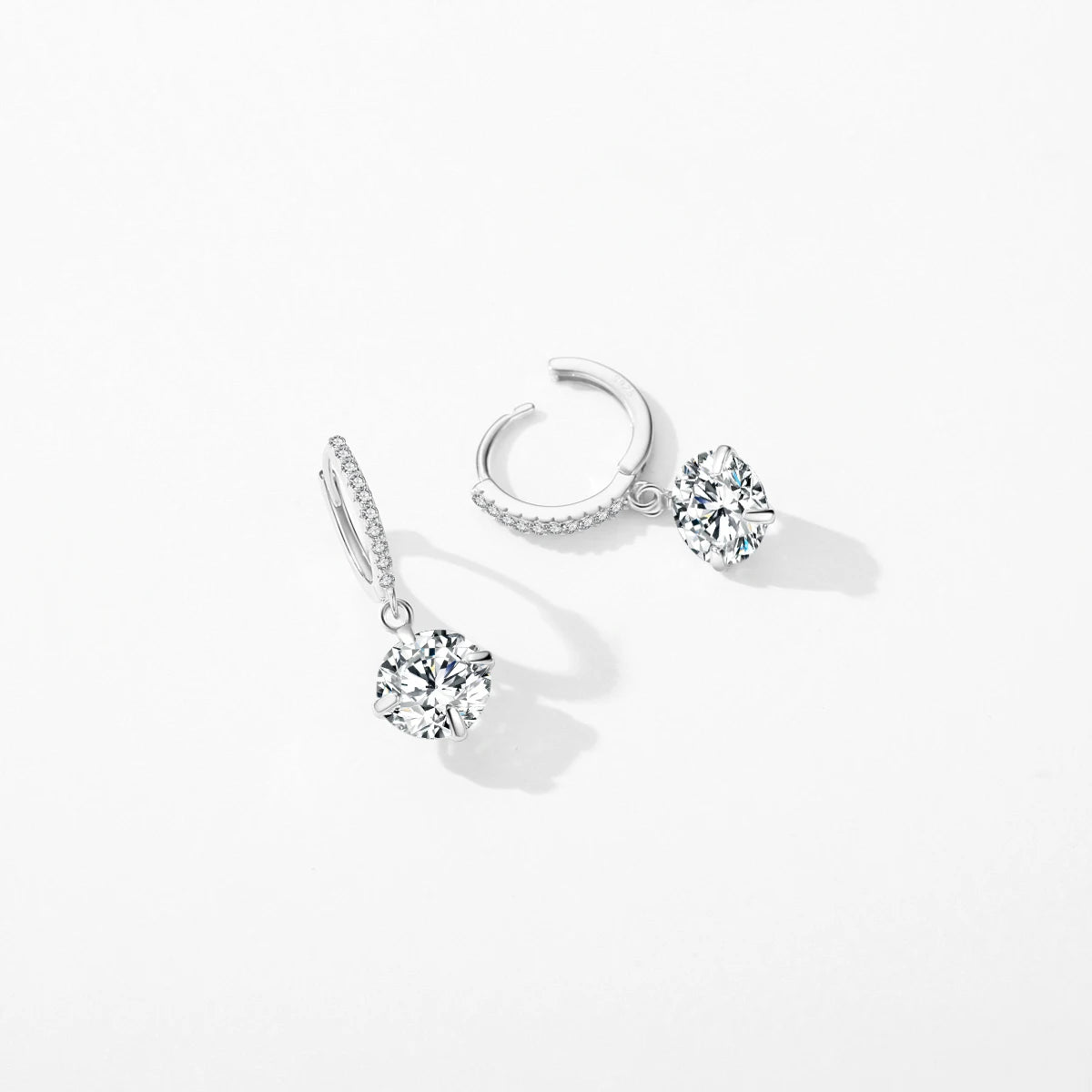 Shining Round 4CT Ear Buckles