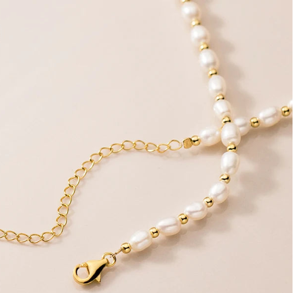 Collier à breloques en perles d'eau douce naturelles 