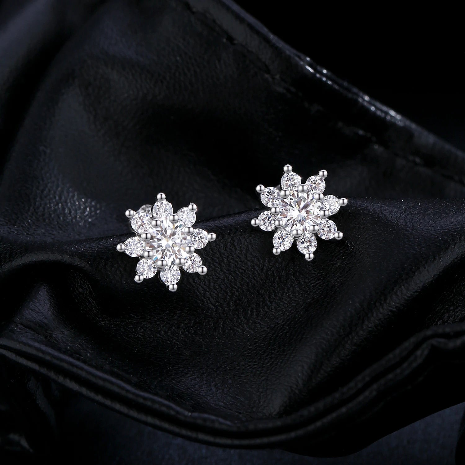 VVS1 D Color Moissanite Stud Earrings