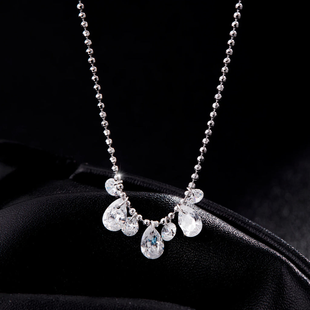 Collier en zircone poire scintillante 