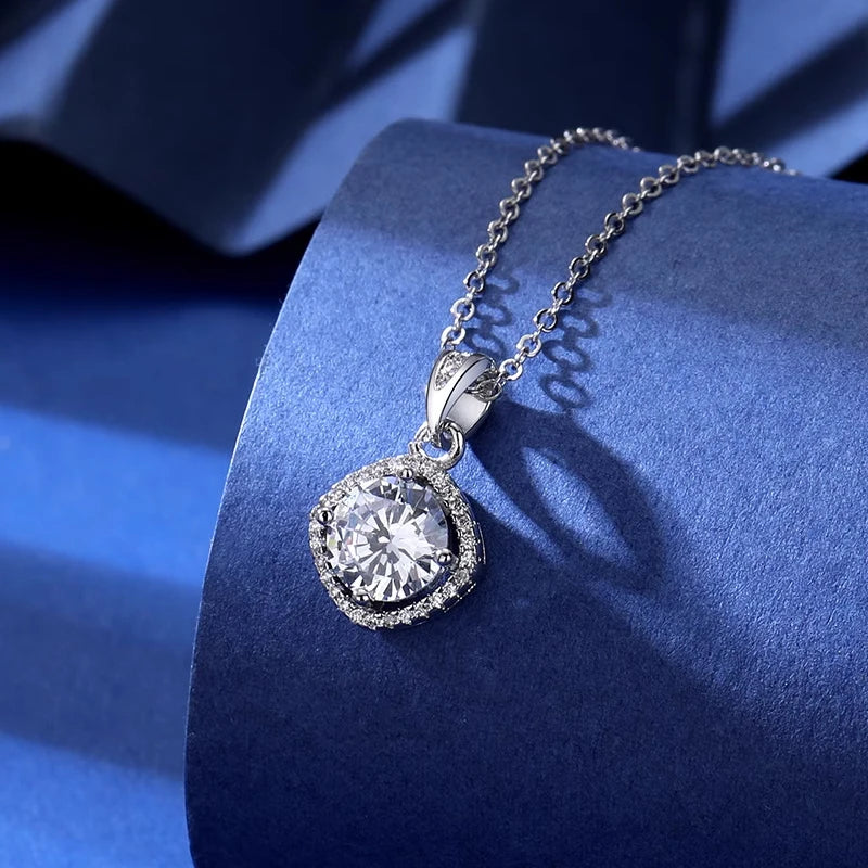 GRA Moissanite Pendant