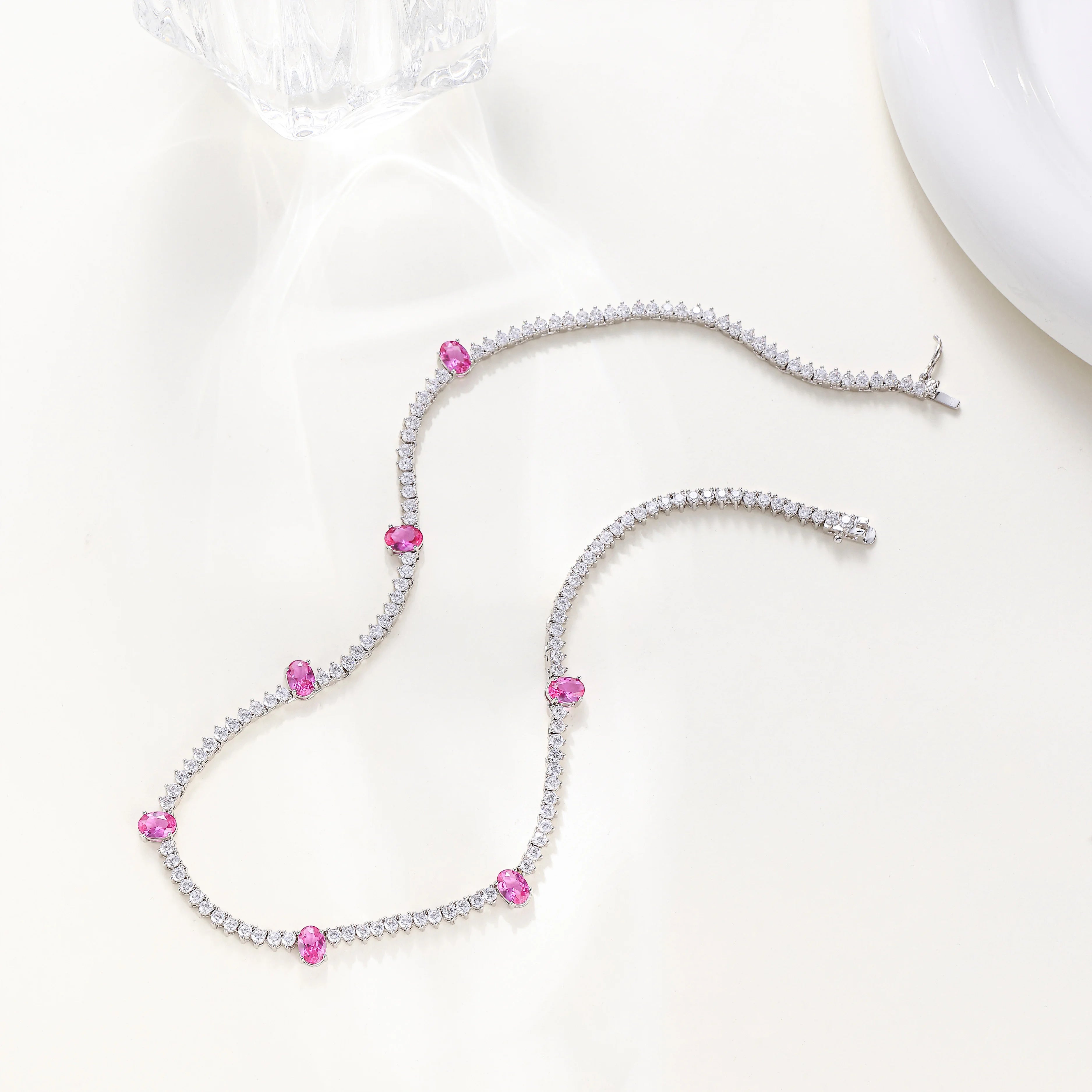 Collier Lucy 