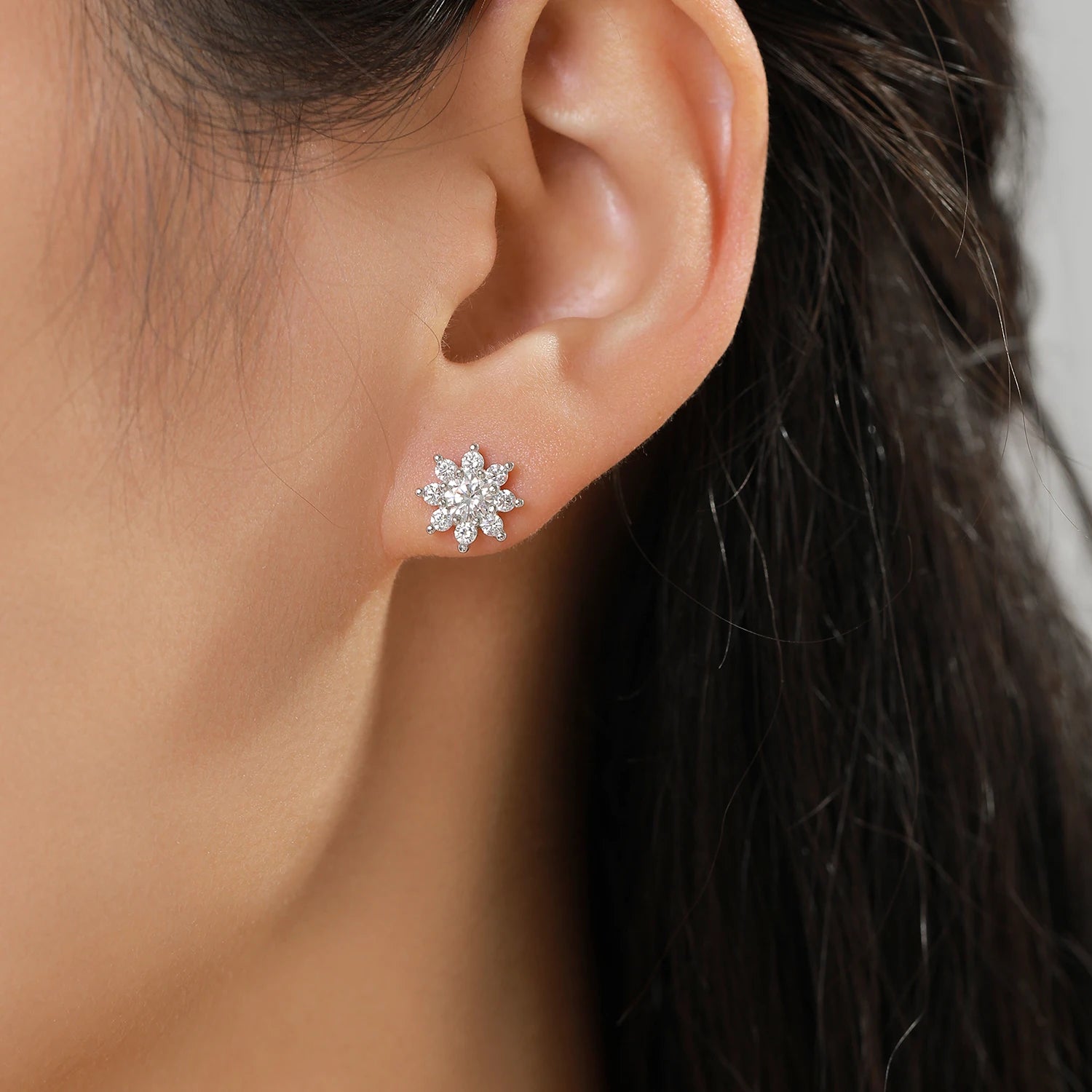 VVS1 D Color Moissanite Stud Earrings