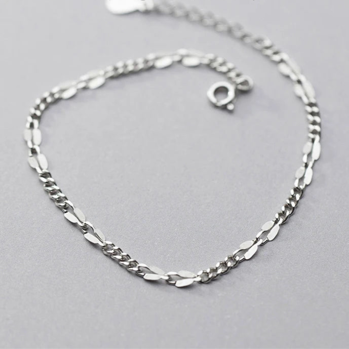 Minimalism Twist Bracelet