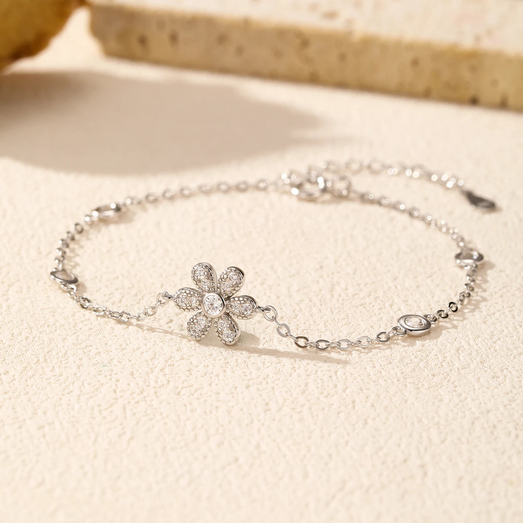 Elegant Sparkling Flower Bracelet