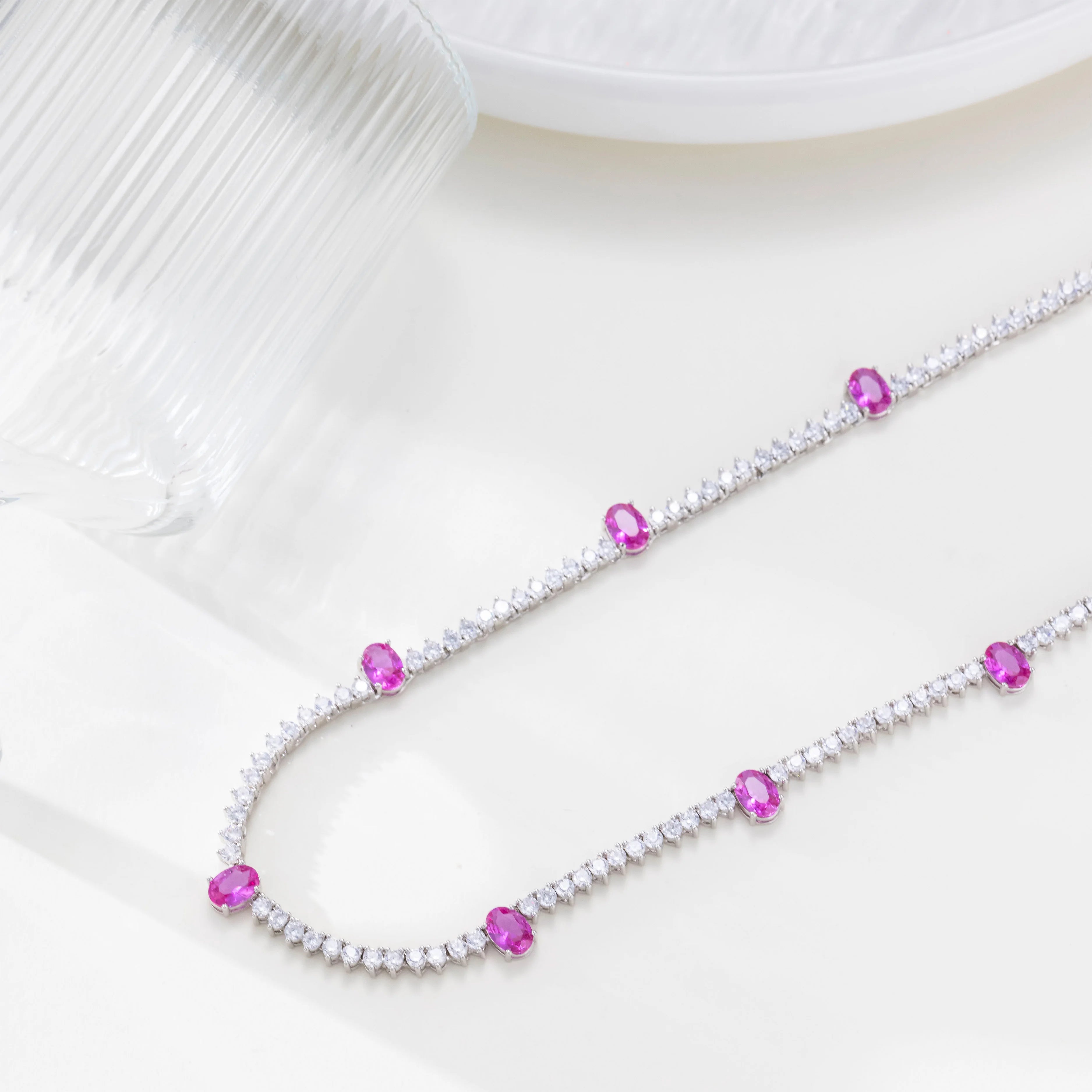 Collier Lucy 