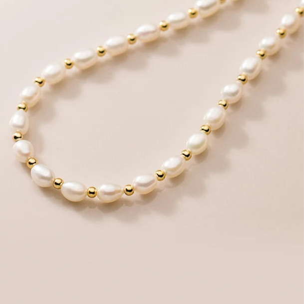 Collier à breloques en perles d'eau douce naturelles 