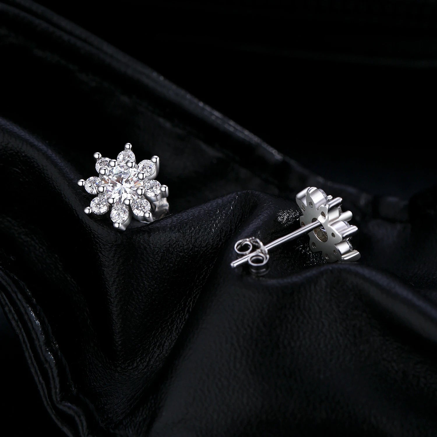 VVS1 D Color Moissanite Stud Earrings