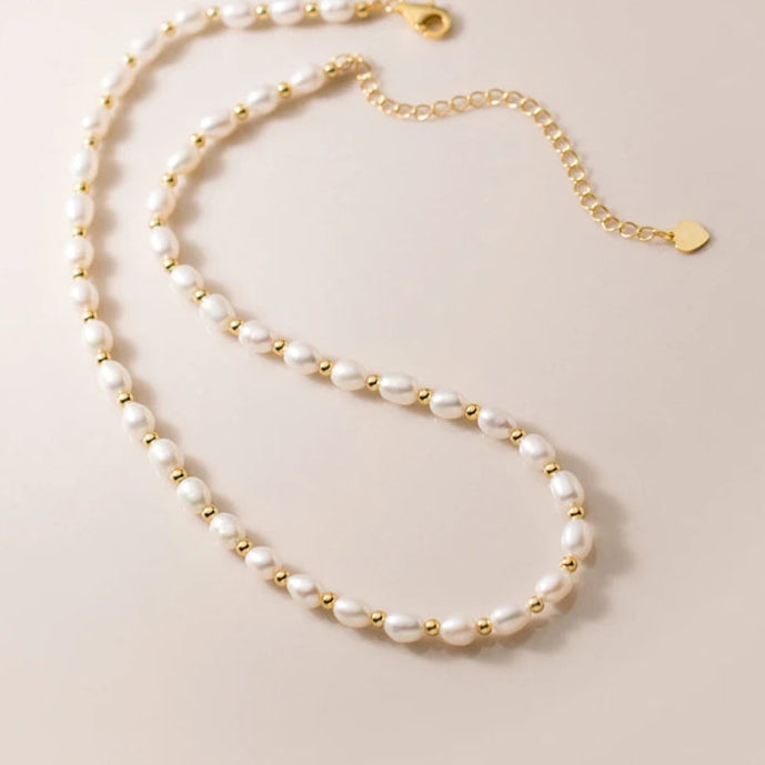 Collier à breloques en perles d'eau douce naturelles 