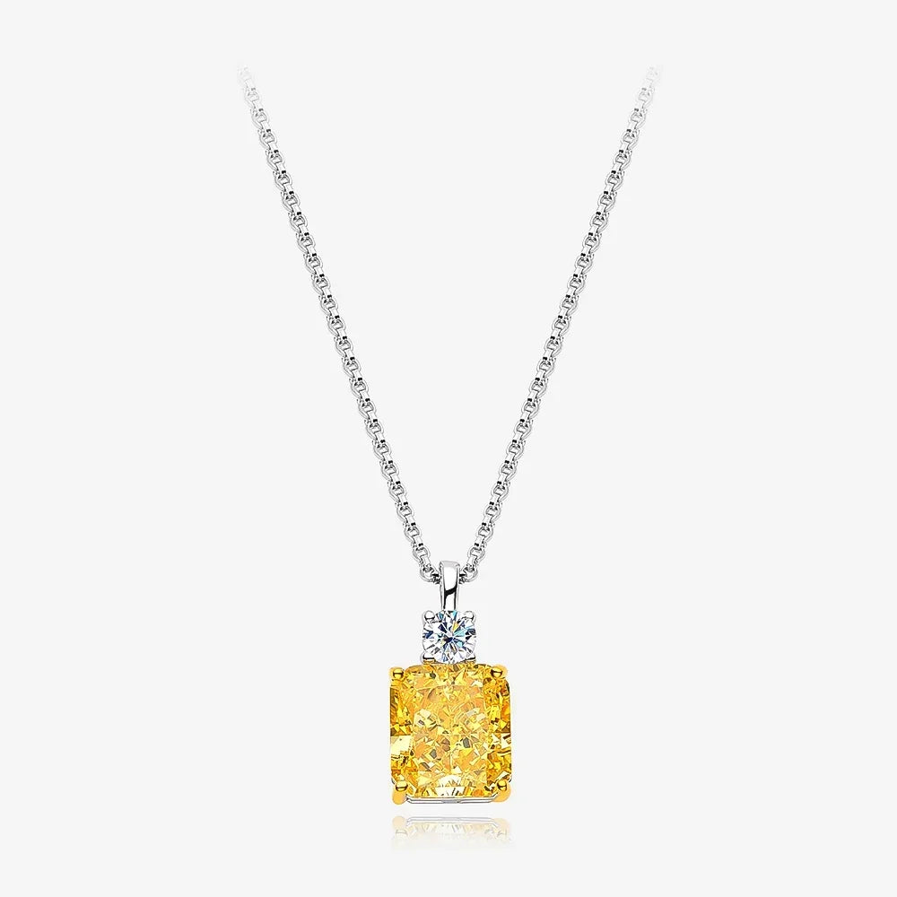 Pendentif en jade jaune taillé dans la glace 