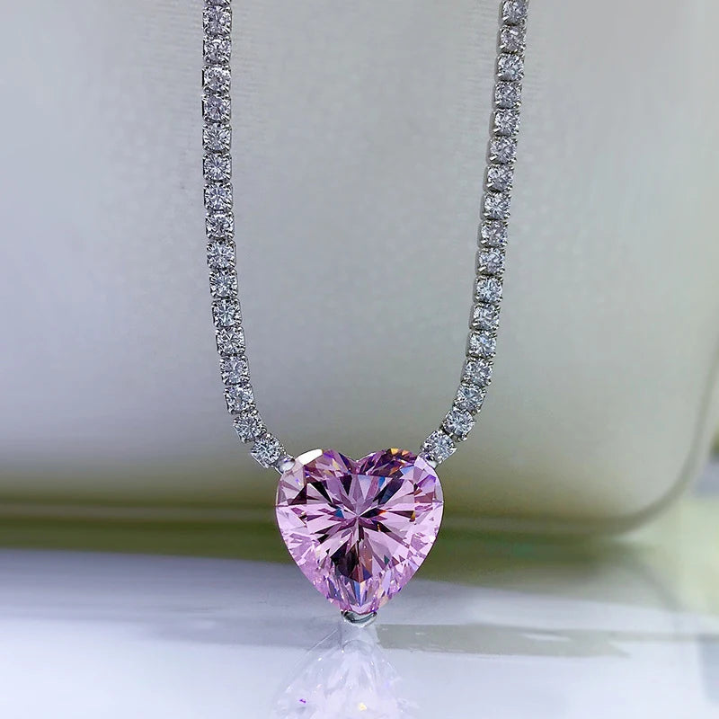 Pendentif en argent avec diamant en forme de cœur 